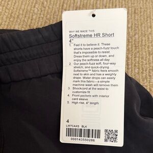 lululemon softstreme hr short 4inch  BLK. NWT